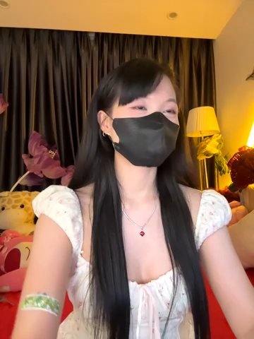 --102KymMiiss-- live cam screenshot female on OMG.chat — Live Cams & Adult Chat — screenshot #1