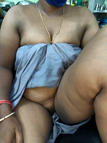 TamilSelviRoja live cam screenshot malefemale from India on OMG.chat — Live Cams & Adult Chat — screenshot #1