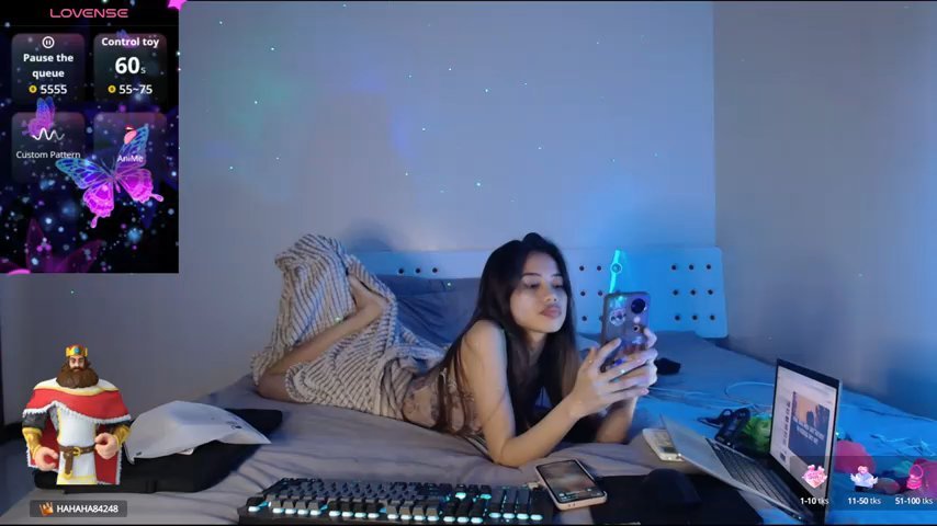 Php30010 live cam screenshot female from Philippines on OMG.chat — Live Cams & Adult Chat — screenshot #1